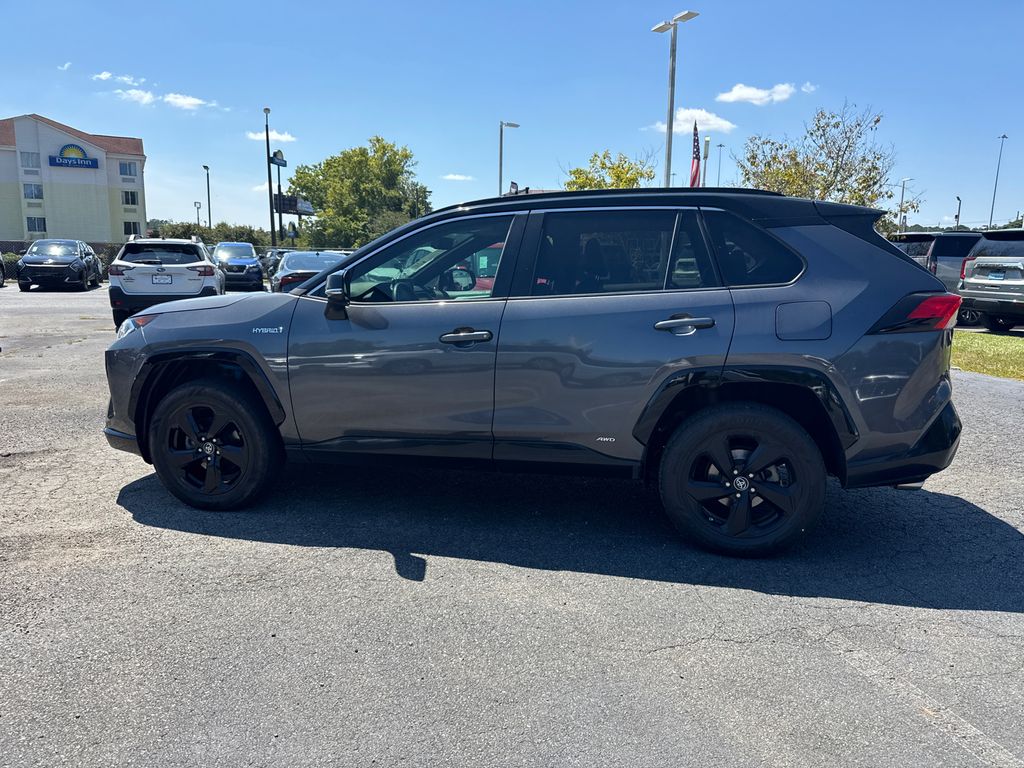 2019 Toyota RAV4 Hybrid XSE photo 3