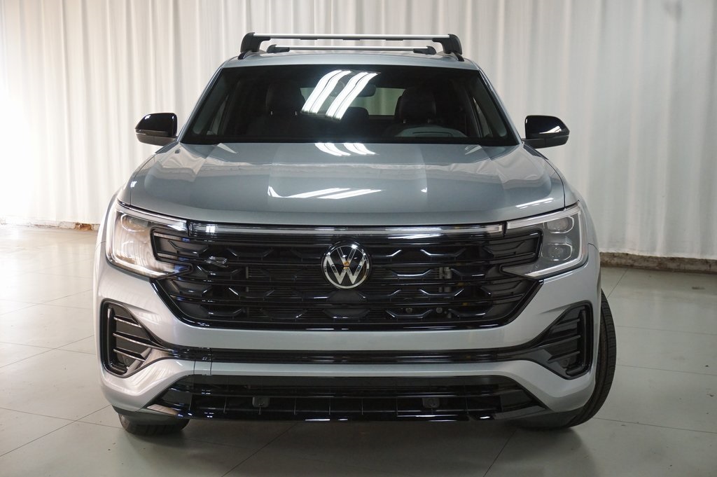 2026 Volkswagen Atlas Cross Sport SEL R-Line photo 4