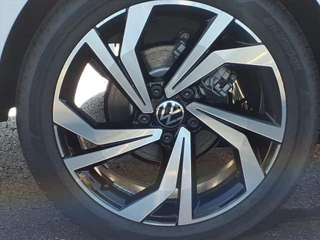 2026 Volkswagen Jetta SEL photo 4