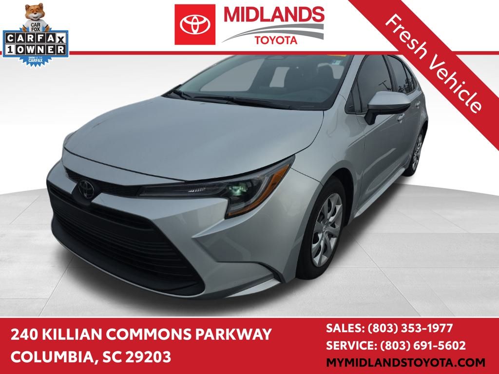 2024 Toyota Corolla LE's photo