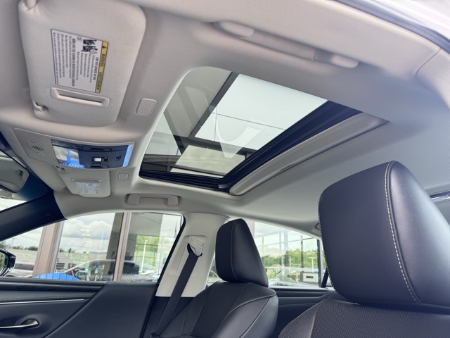 2025 Lexus ES 350 photo 12