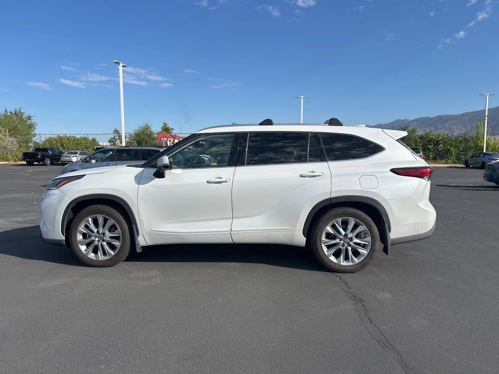 2022 Toyota Highlander Limited photo 6