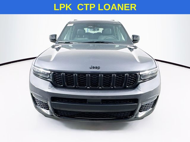 2025 Jeep Grand Cherokee Limited photo 2