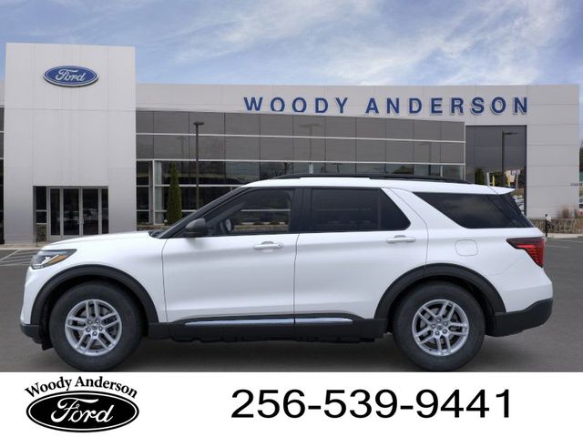 2025 Ford Explorer photo 3