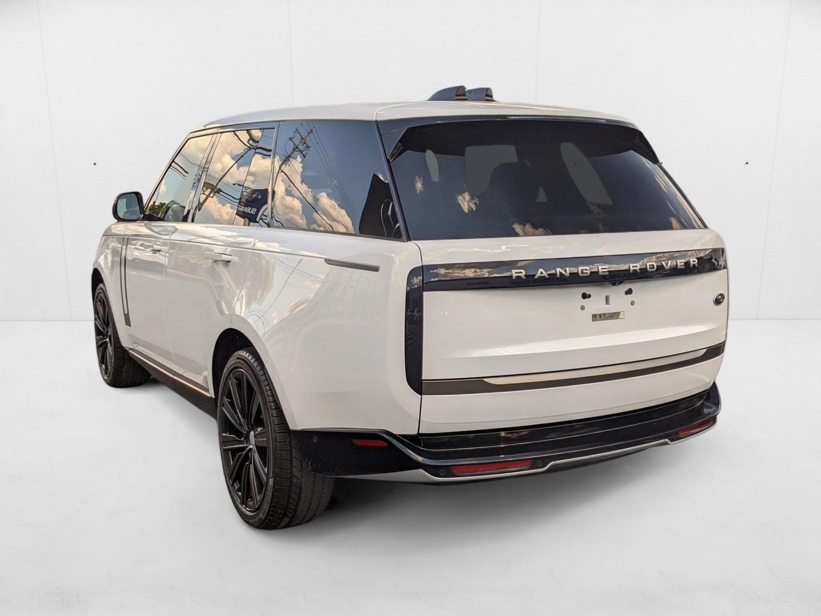 2023 Land Rover Range Rover SE photo 5