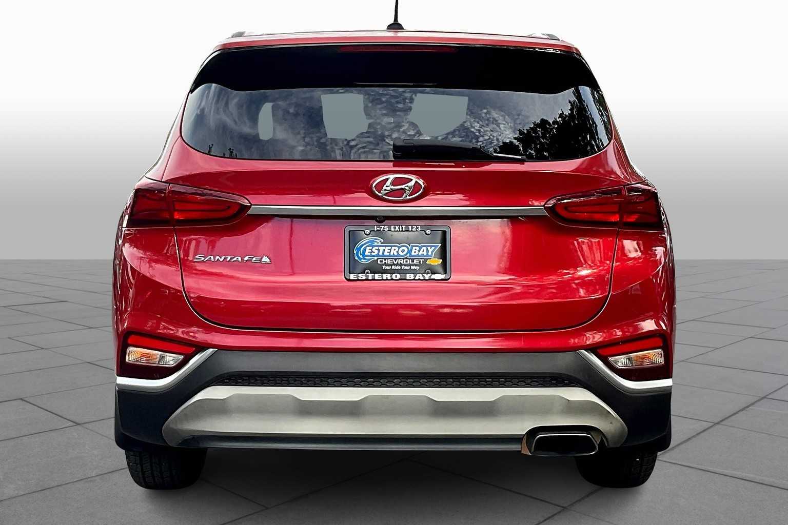 2019 Hyundai Santa Fe SE photo 4