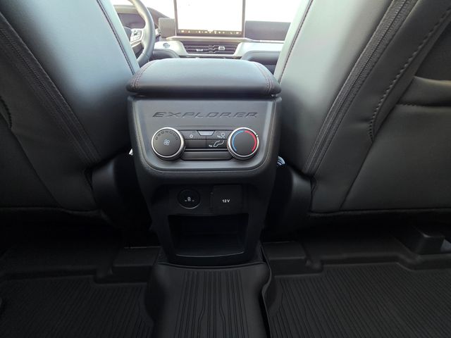 2025 Ford Explorer photo 37