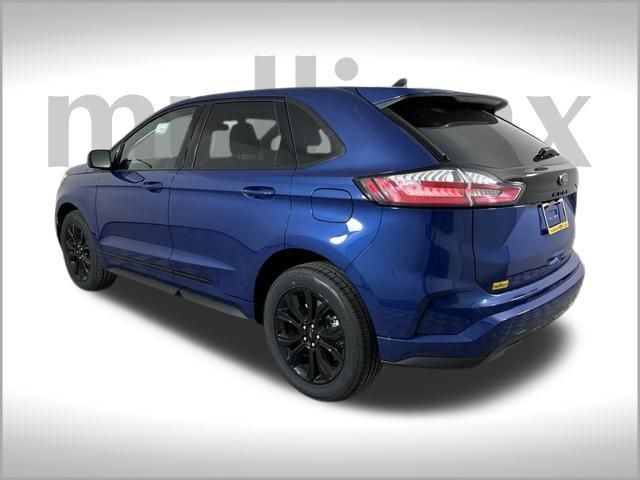 2024 Ford Edge SE photo 2