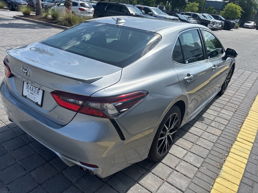 2022 Toyota Camry SE photo 4