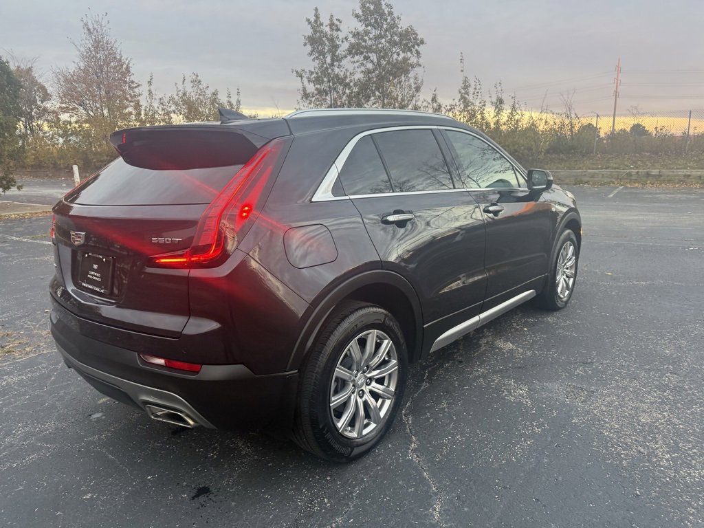 2023 Cadillac XT4 Premium Luxury photo 3