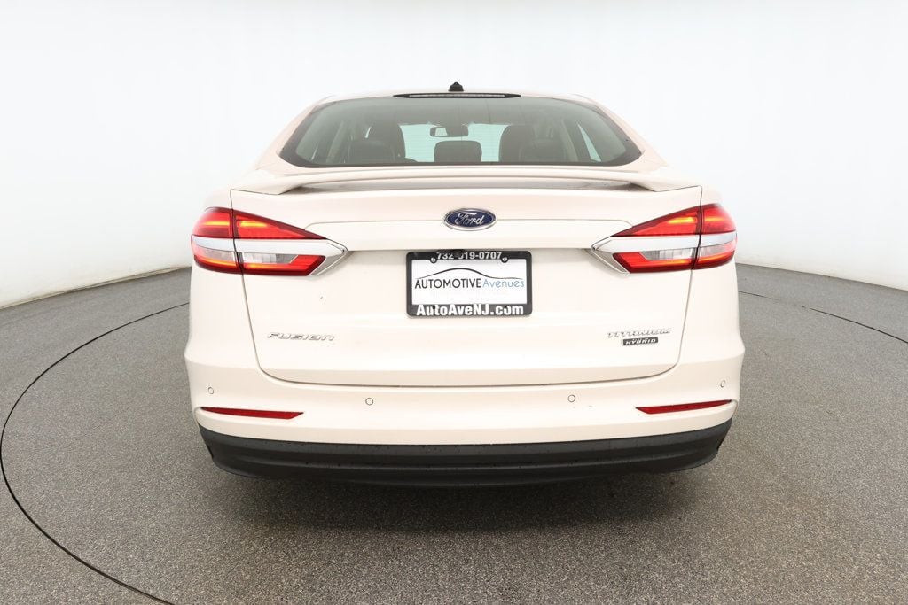 2020 Ford Fusion Titanium Plug-In Hybrid photo 5