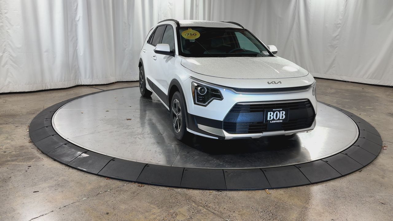 2025 Kia Niro EX photo 3