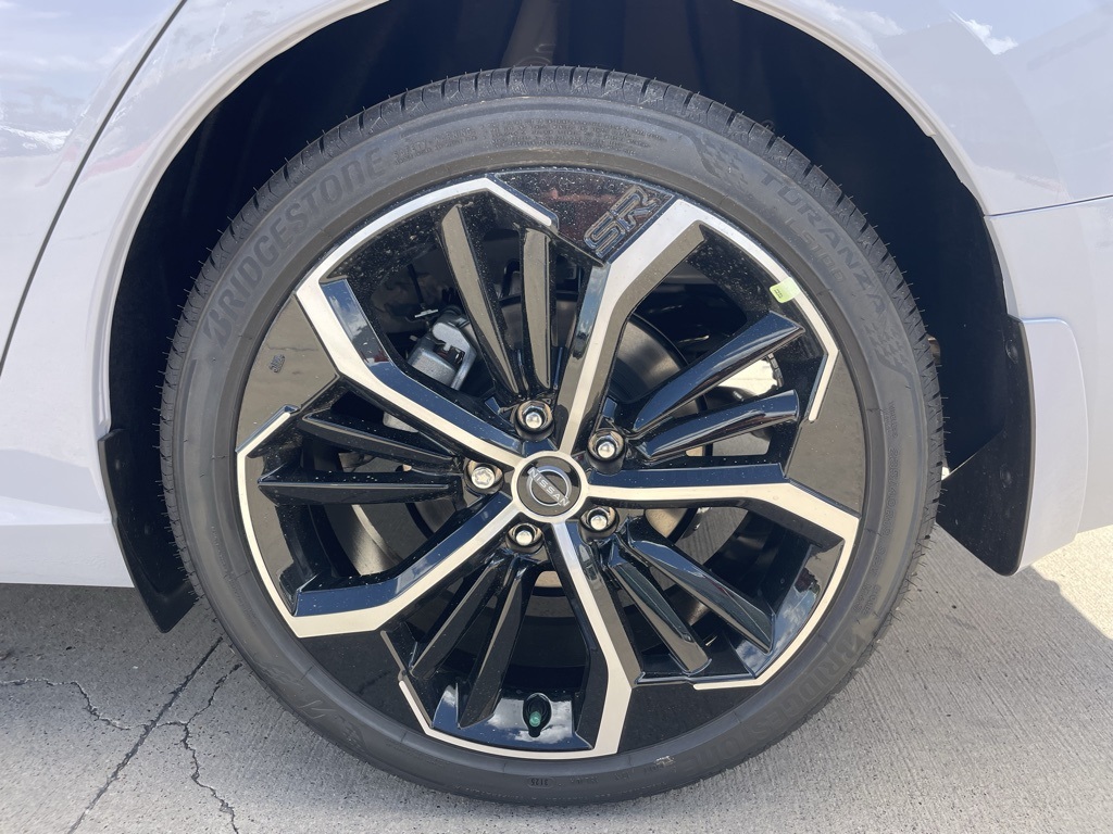 2025 Nissan Altima SR photo 18