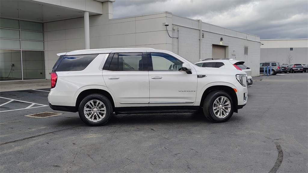 2023 Gmc Yukon SLT photo 2