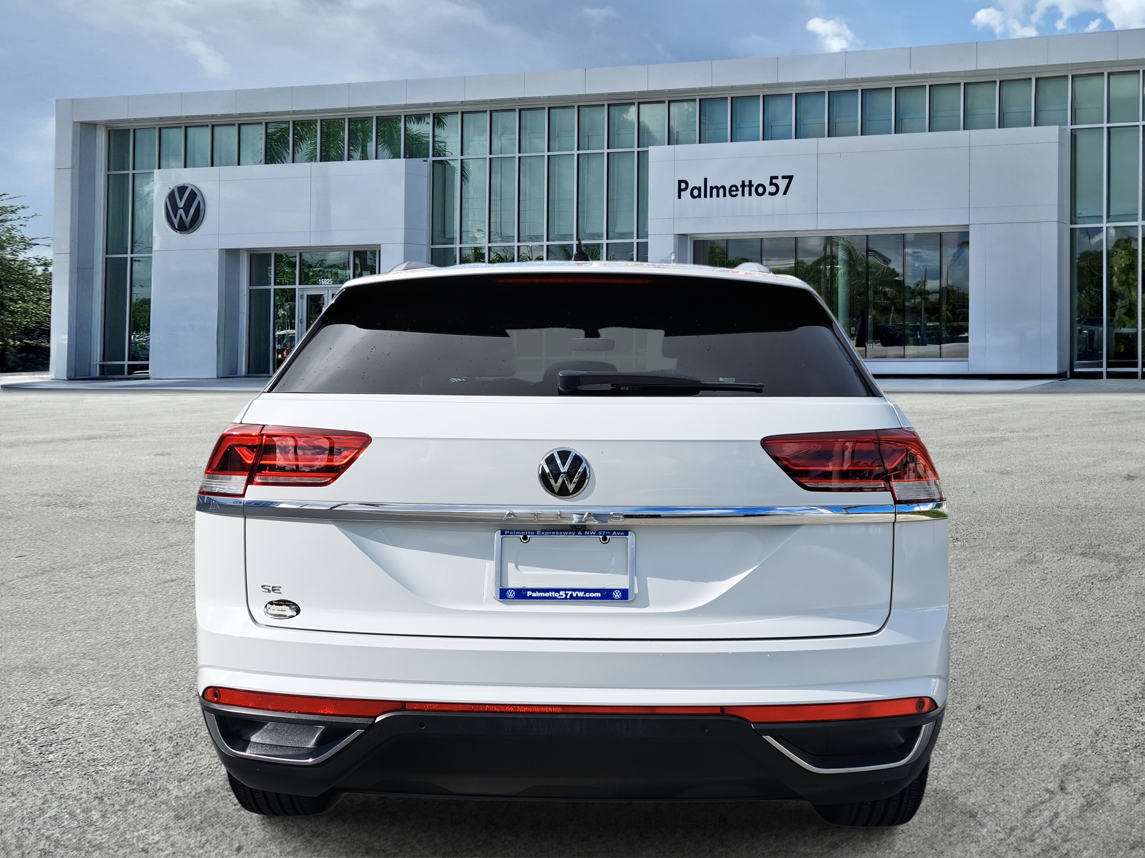 2022 Volkswagen Atlas Cross Sport SE Technology photo 2