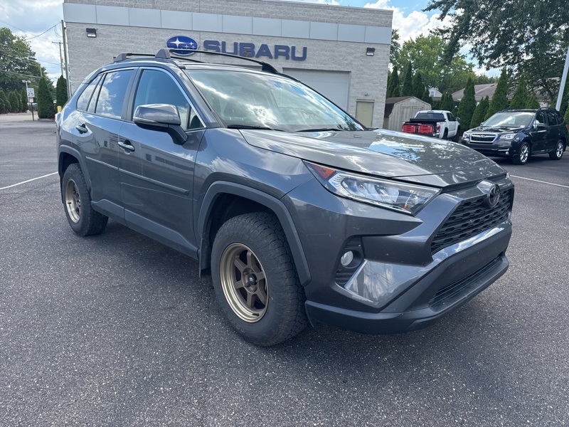 2020 Toyota RAV4 XLE Sport photo 2