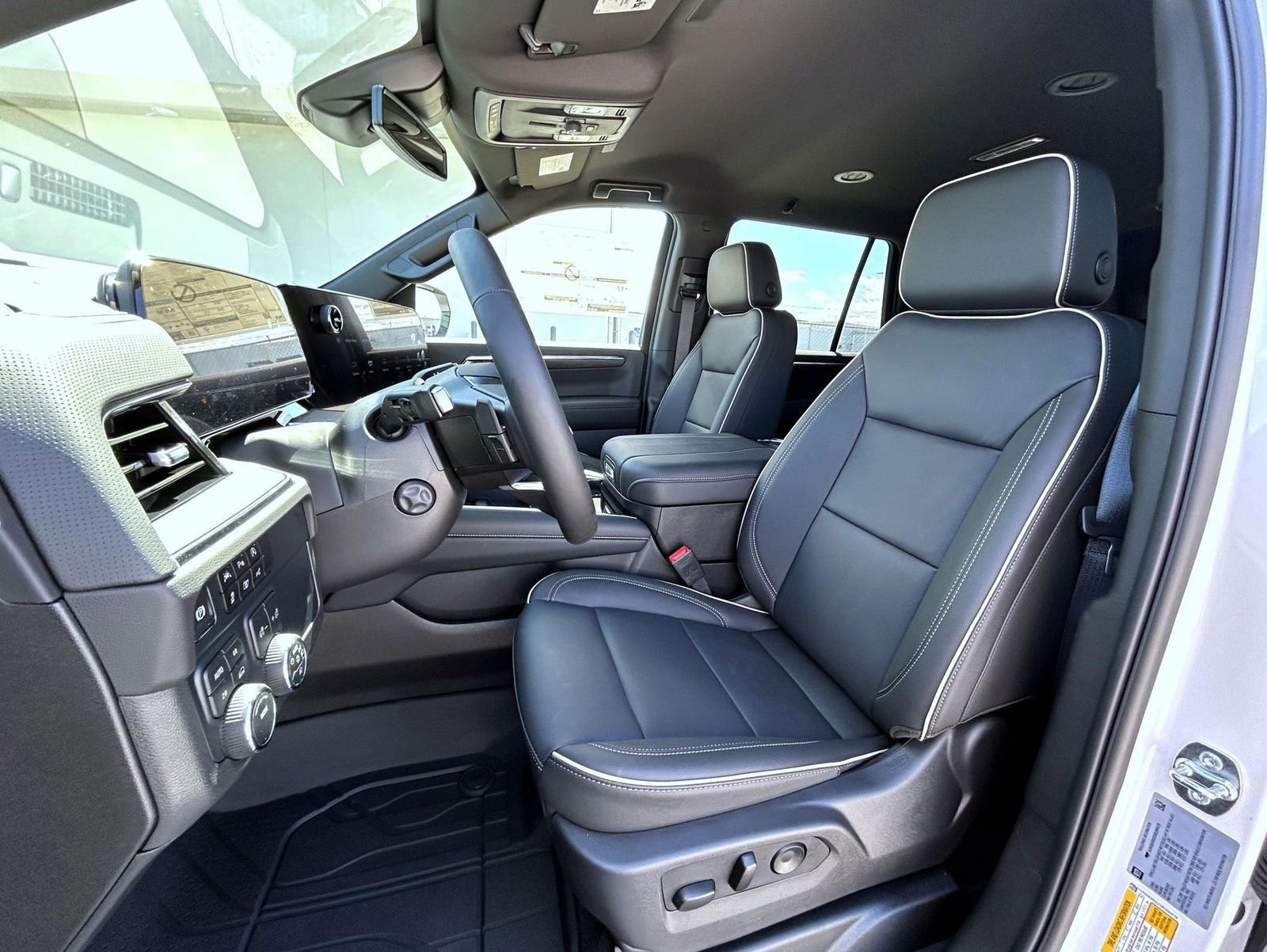 2025 Chevrolet Tahoe Premier photo 9