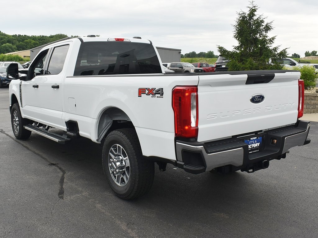 2025 Ford F-250 XLT photo 3