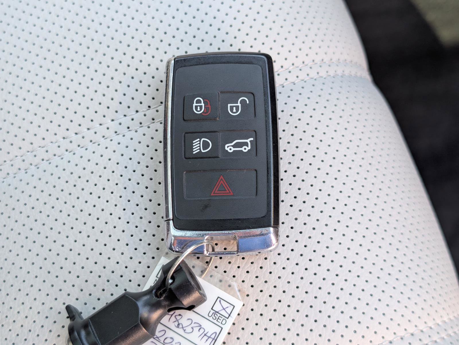 2021 Land Rover Range Rover Velar P340 R-Dynamic S photo 40