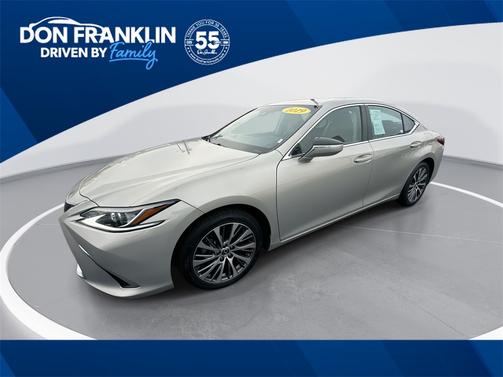 2019 Lexus ES 350's photo