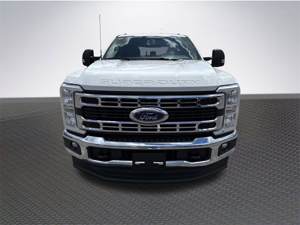 2025 Ford F-350 XL photo 2