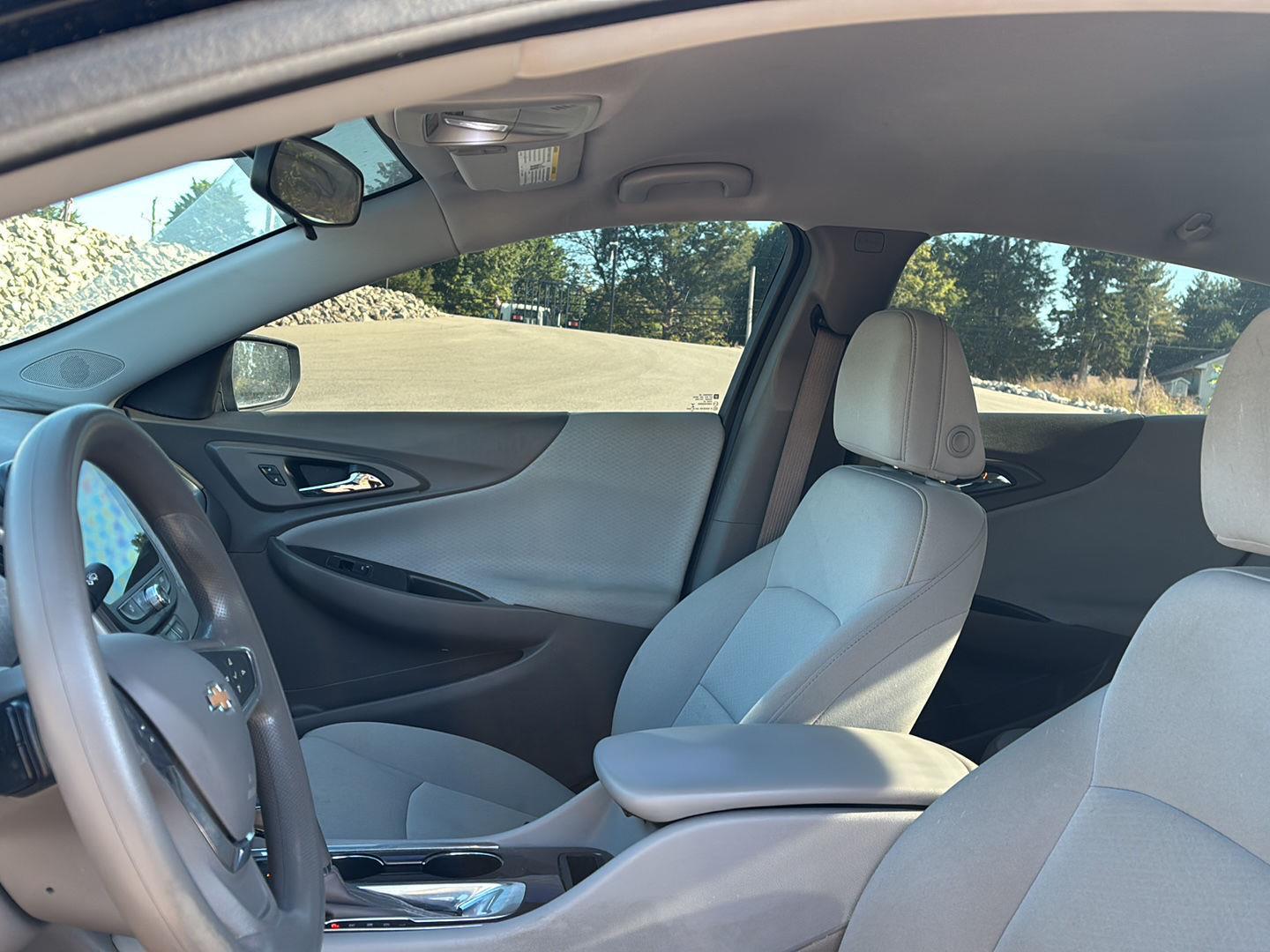 2020 Chevrolet Malibu LS photo 3