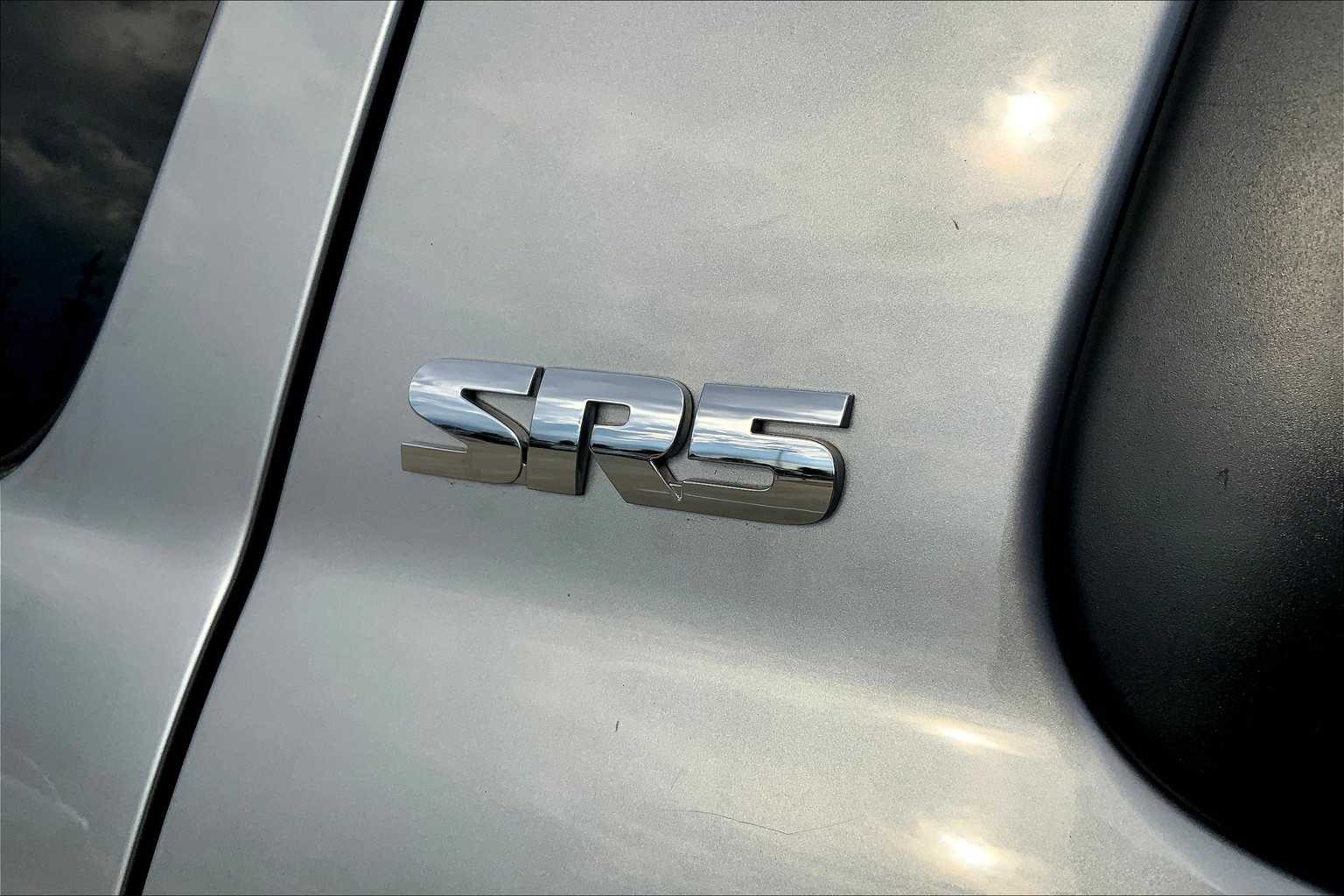2010 Toyota Sequoia photo 26