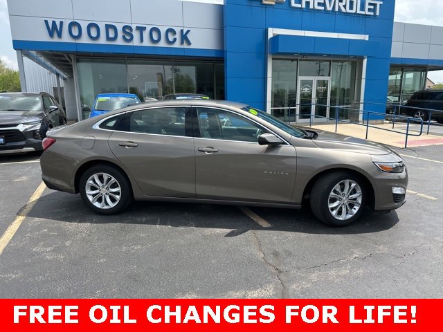 Used 2020 Chevrolet Malibu 1LT with VIN 1G1ZD5ST8LF029241 for sale in Woodstock, IL