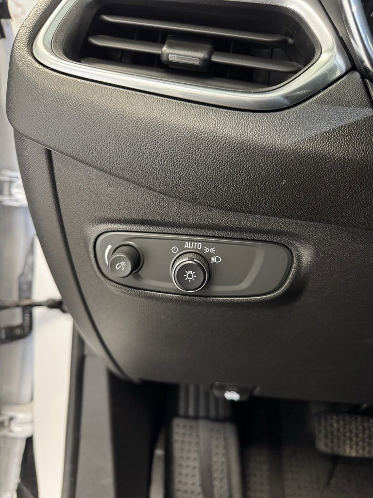 2023 Chevrolet Equinox LT photo 11