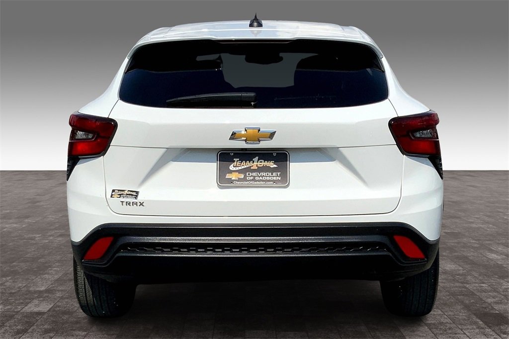 2024 Chevrolet Trax LS photo 4