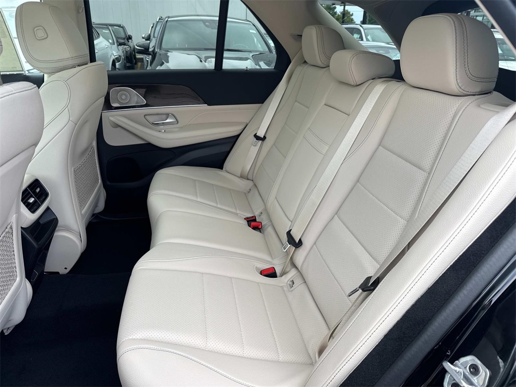 2025 Mercedes Benz GLE 450e 4MATIC photo 3