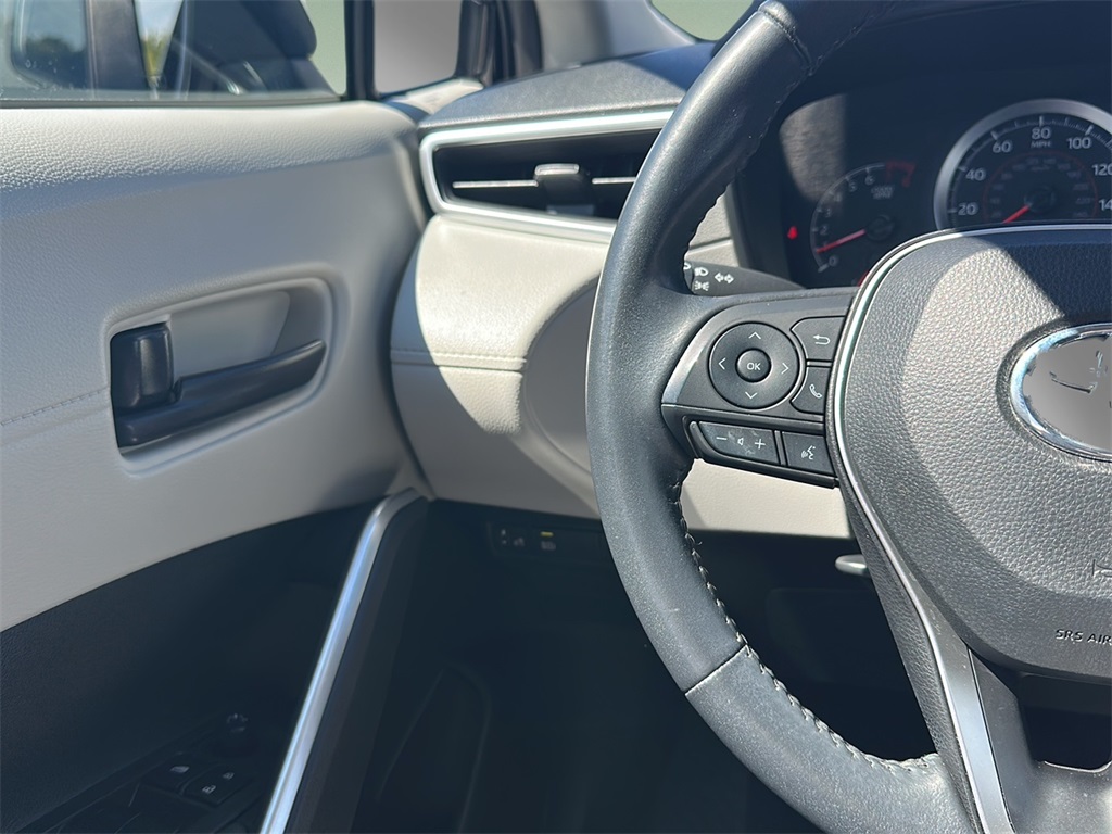2022 Toyota Corolla Cross LE photo 10