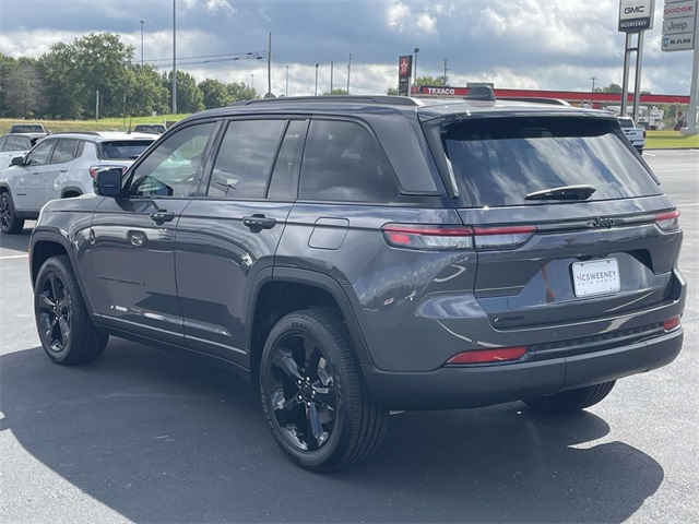 2025 Jeep Grand Cherokee Altitude photo 5