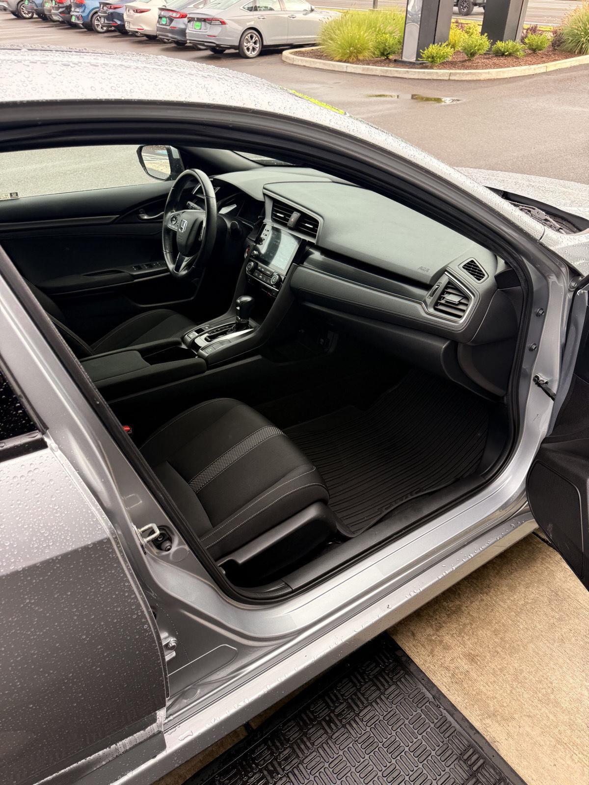 2020 Honda Civic Hatchback EX photo 22
