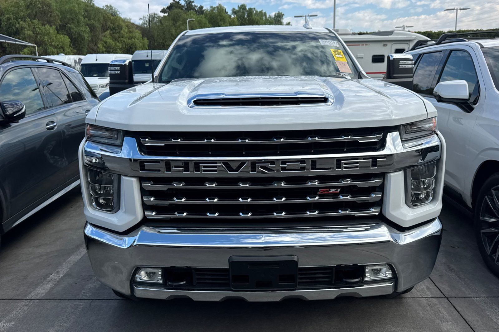 2022 Chevrolet Silverado 3500HD LTZ photo 2