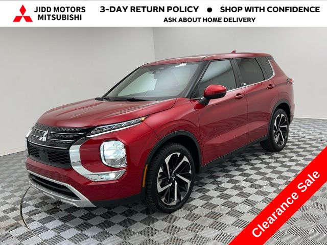 2024 Mitsubishi Outlander SE's photo