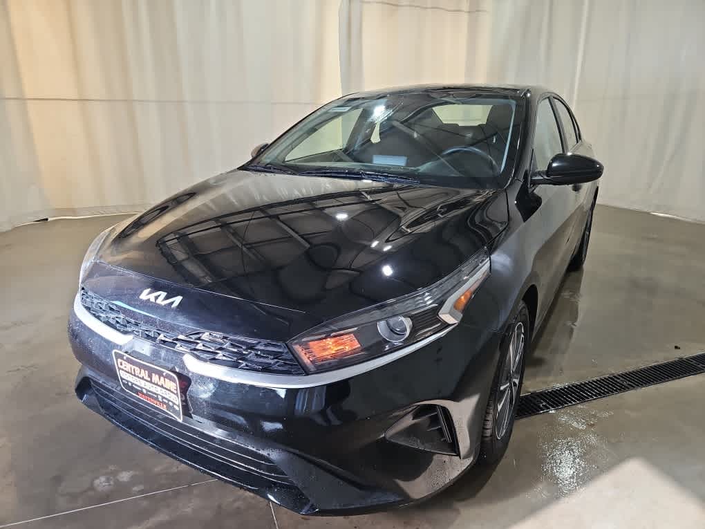 2023 Kia Forte LXS's photo