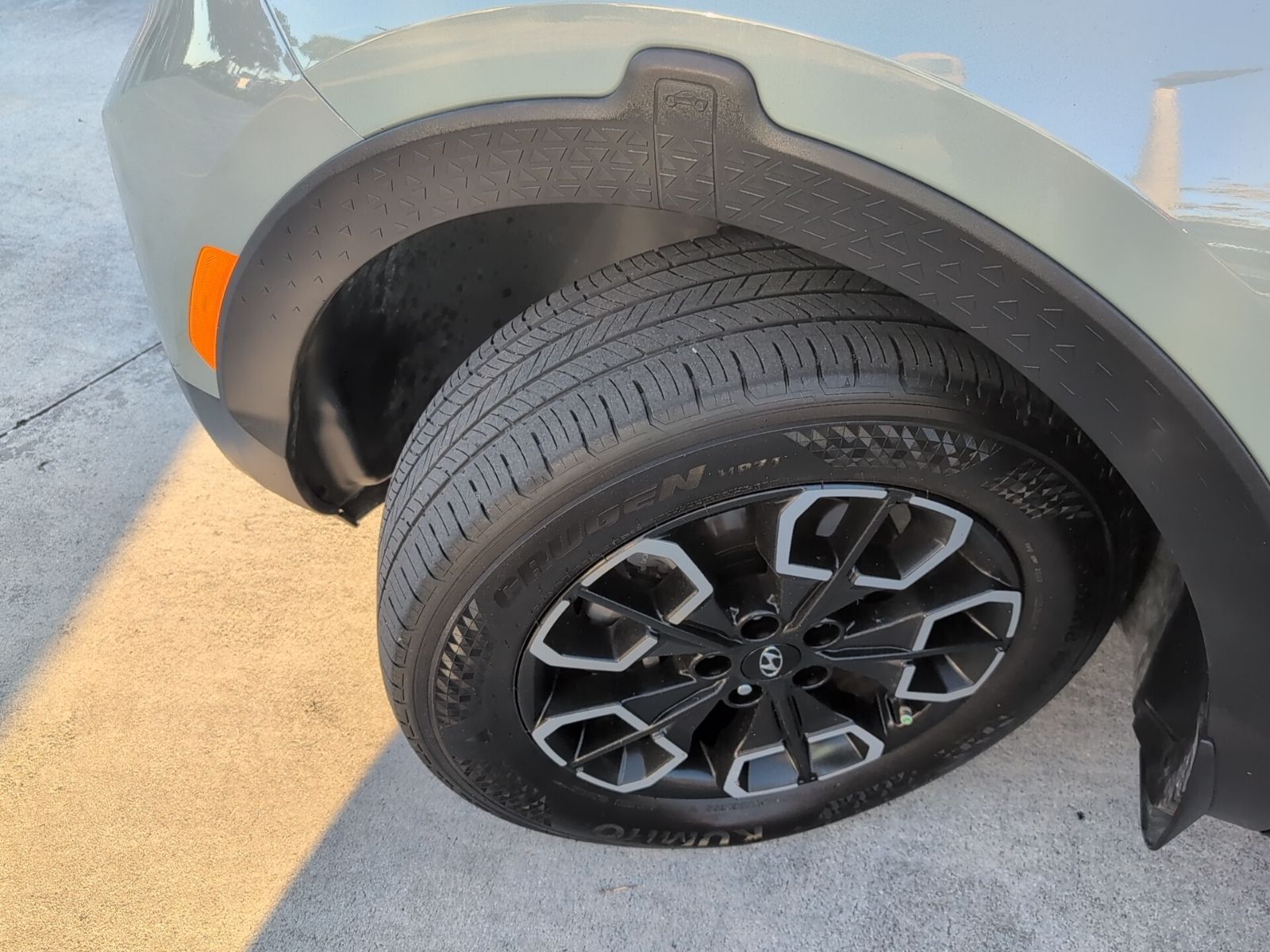 2023 Hyundai Santa Cruz SEL Premium photo 3