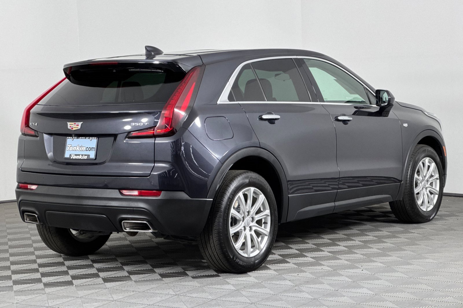 2023 Cadillac XT4 Luxury photo 3