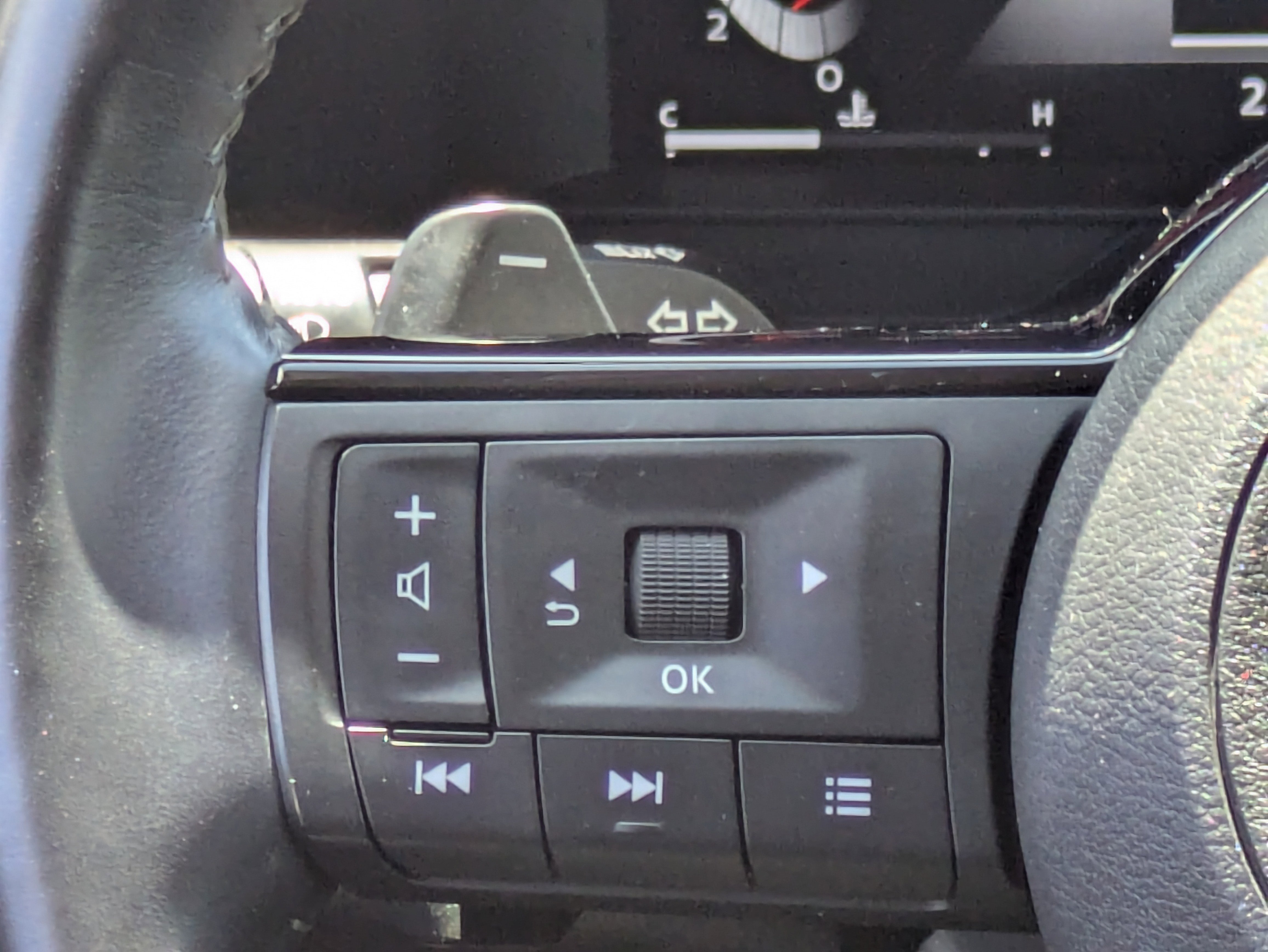 2023 Nissan Pathfinder Platinum photo 5