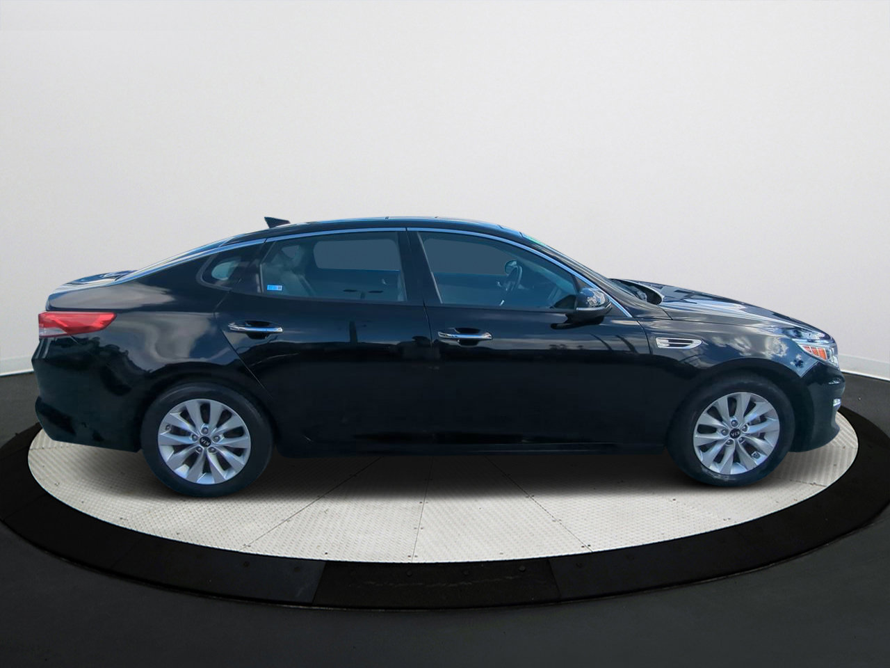 2016 Kia Optima EX photo 3