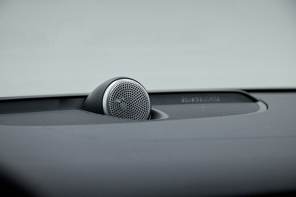 2023 VOLVO S60 - Image 17