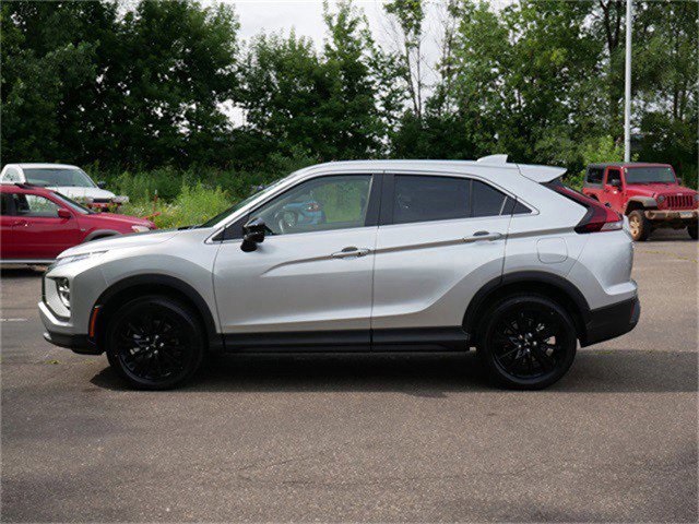 2025 Mitsubishi Eclipse Cross LE photo 2
