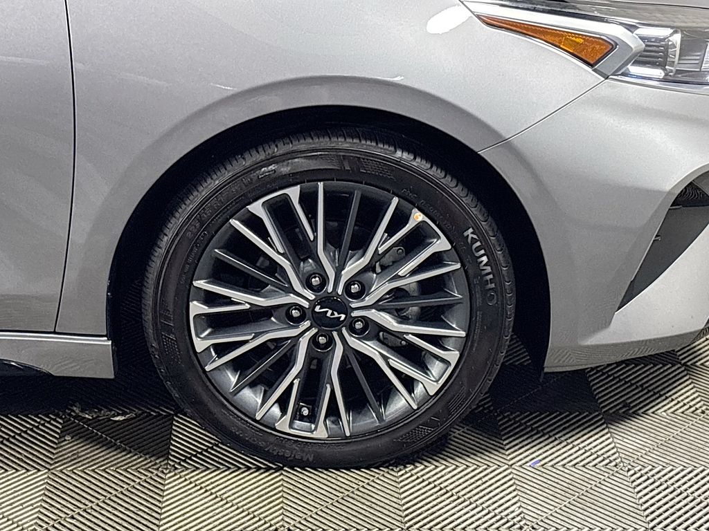 2024 Kia Forte GT-Line photo 24