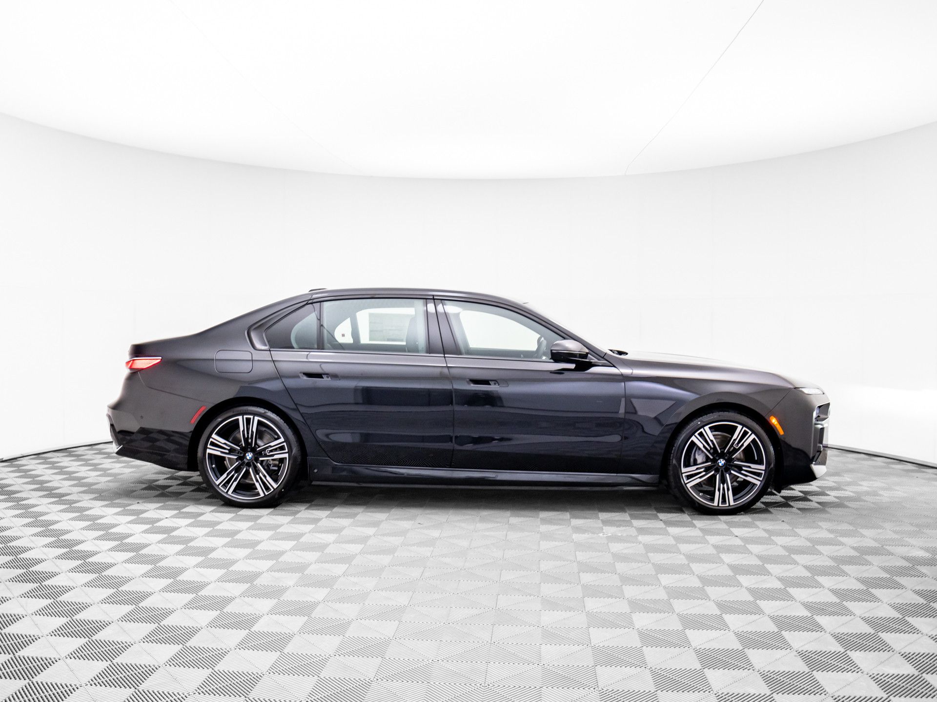 New 2025 Black Sapphire Metallic BMW xDrive60 image 7
