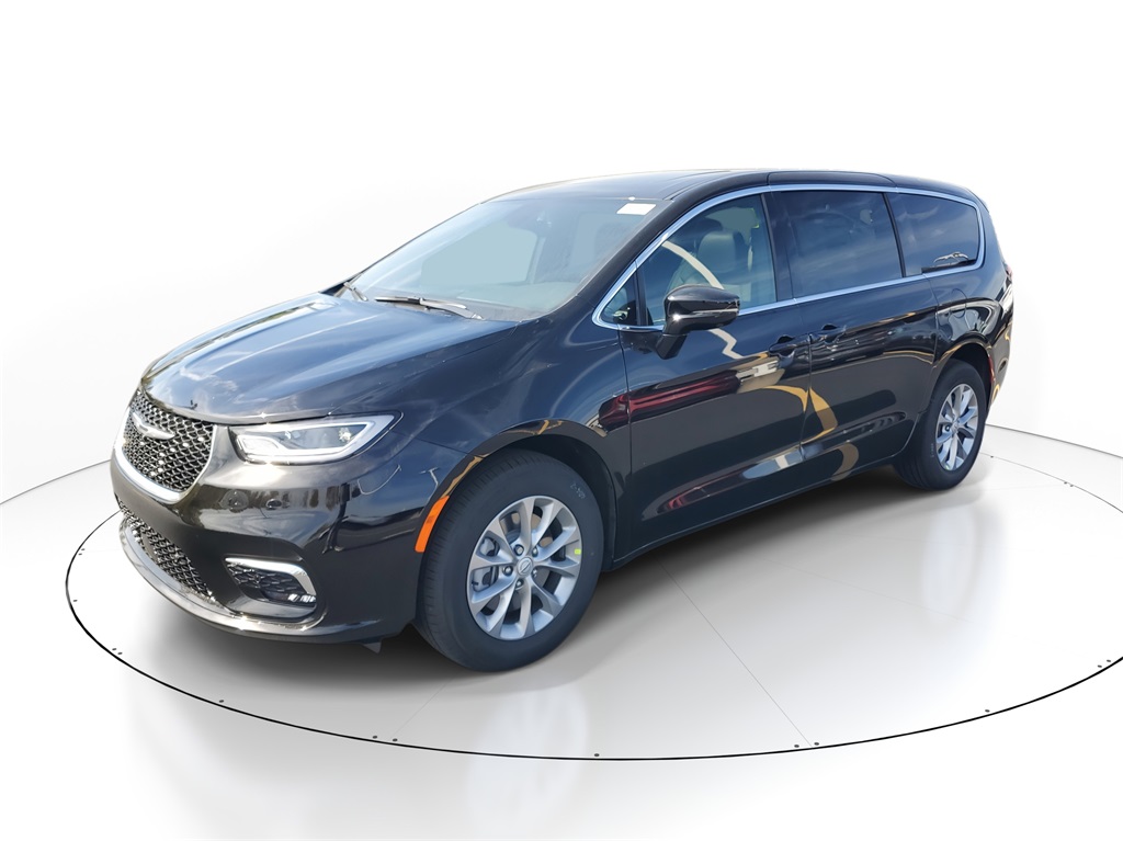 2026 Chrysler Pacifica photo 2