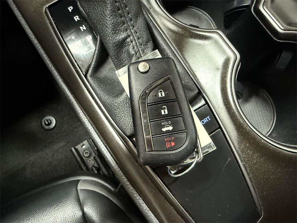 2023 Toyota Camry SE photo 24