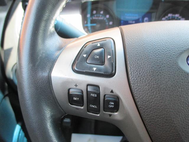 2014 Ford Taurus SEL photo 7