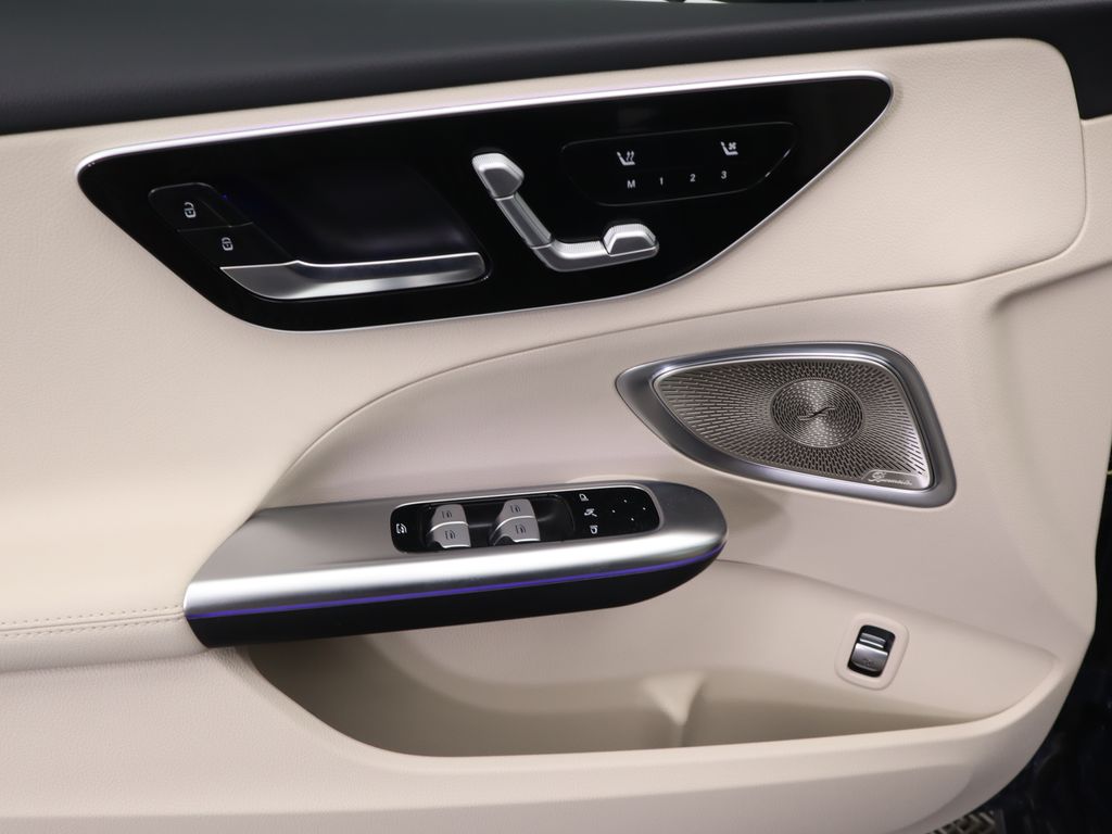 2025 Mercedes Benz C 300 photo 25