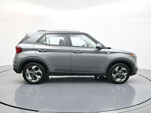 2022 Hyundai Venue SEL Limited photo 4